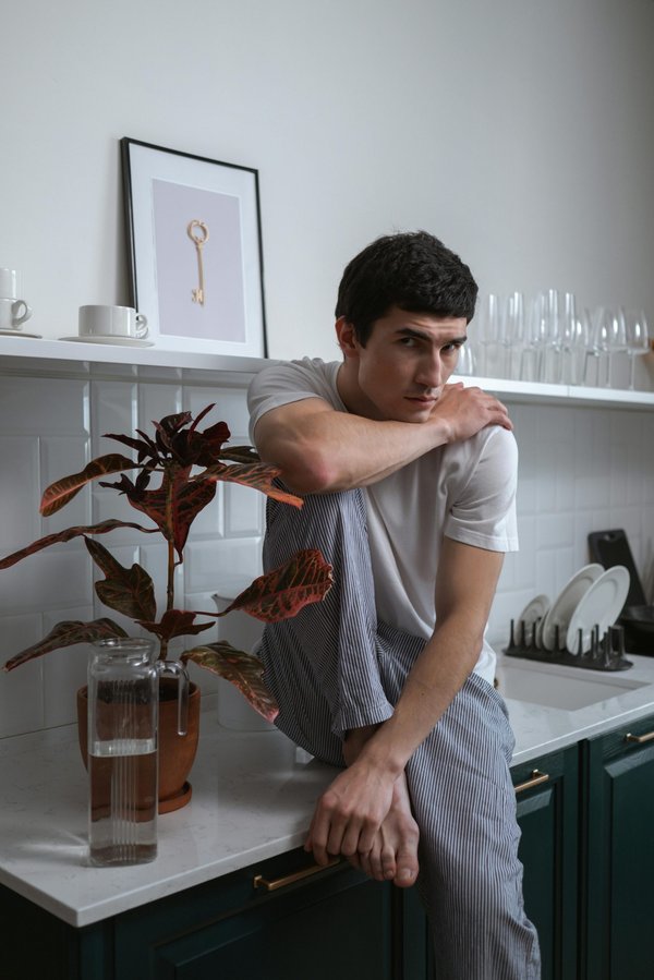 Pyjama combi homme : style et confort pour toutes les nuits !